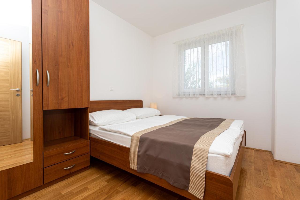 Apartments Crnekovic V Baška Dış mekan fotoğraf