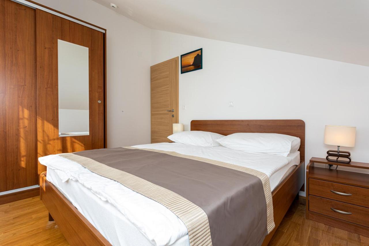 Apartments Crnekovic V Baška Dış mekan fotoğraf