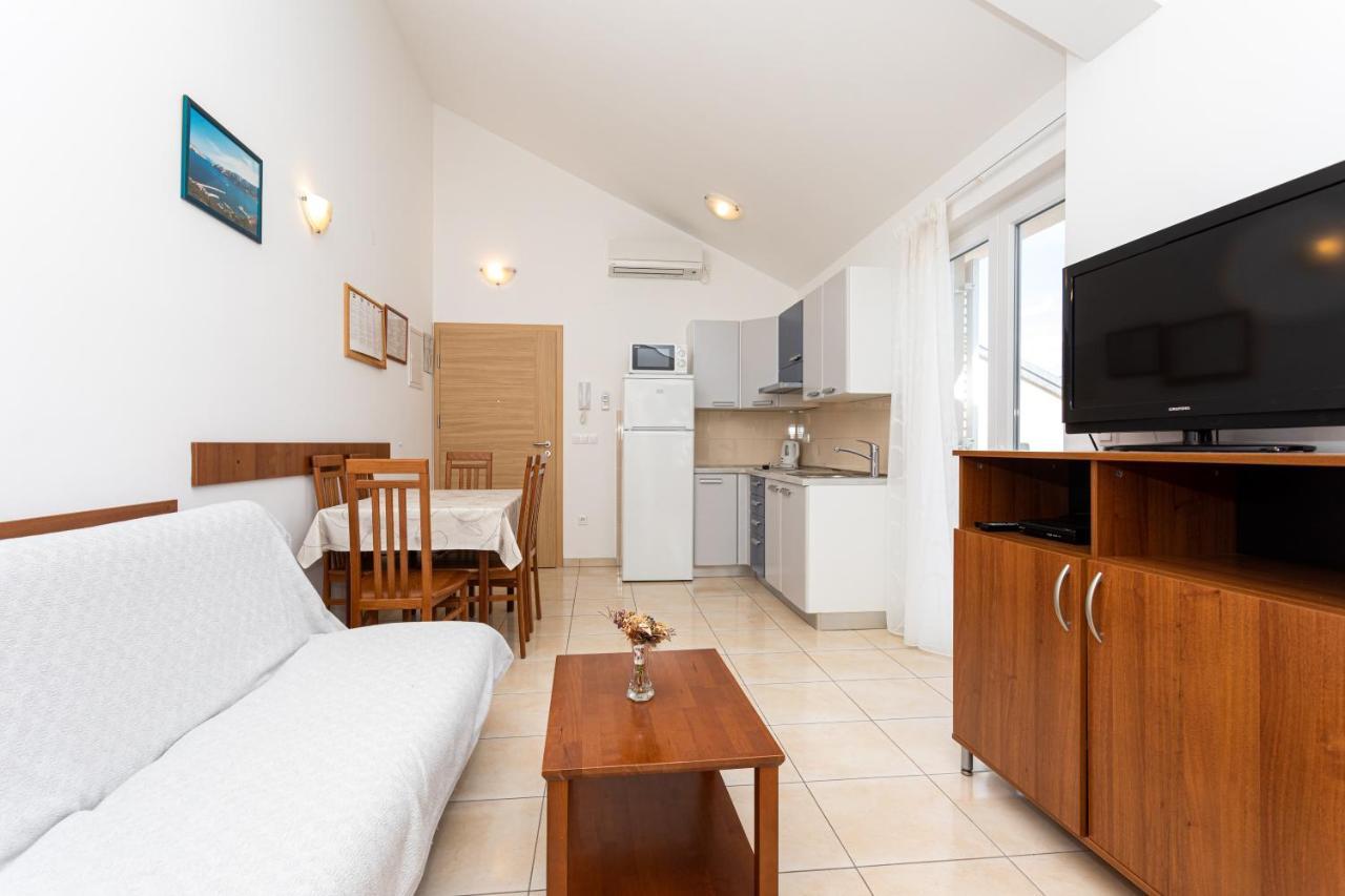 Apartments Crnekovic V Baška Dış mekan fotoğraf