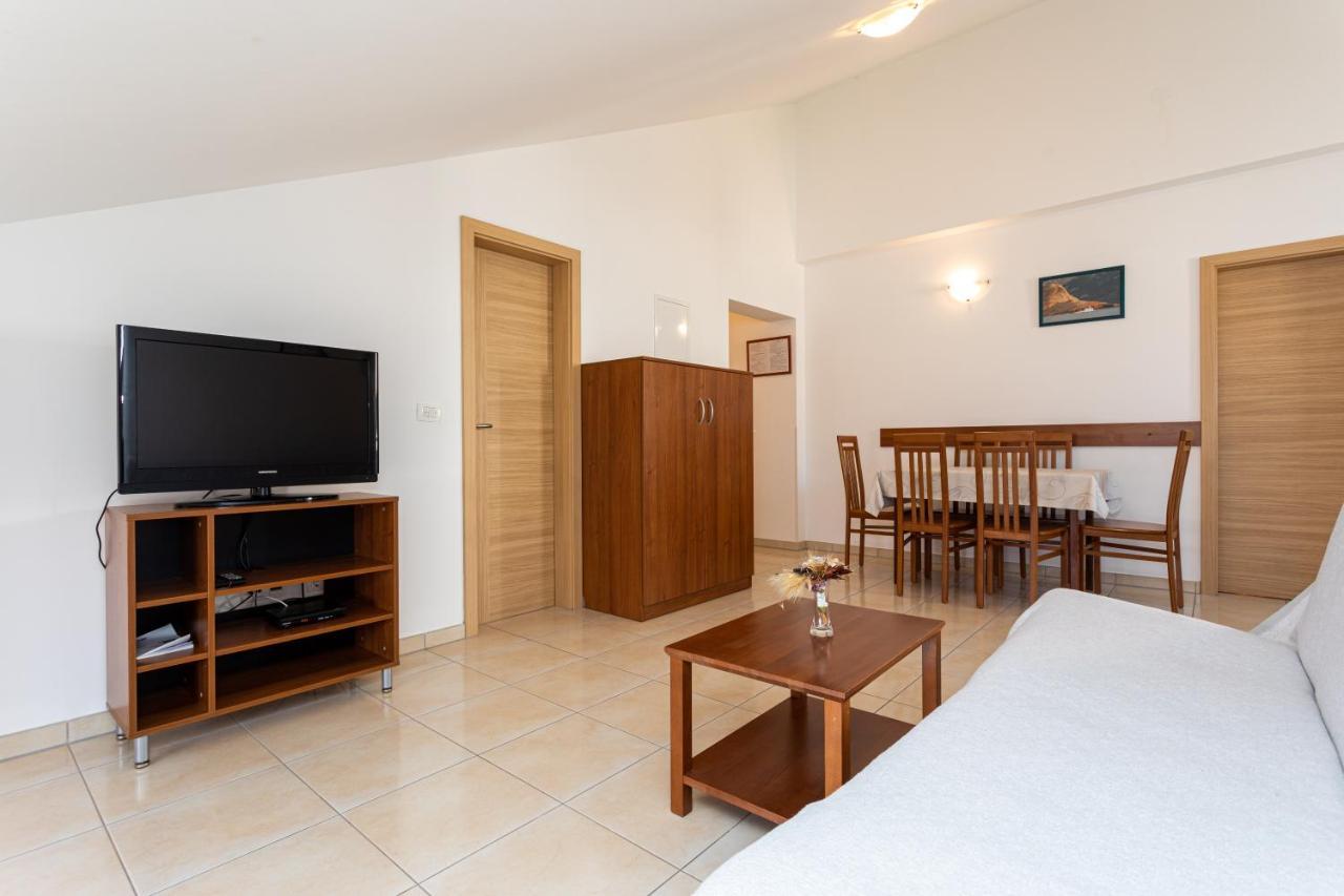 Apartments Crnekovic V Baška Dış mekan fotoğraf